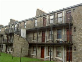 2 bedroom Flat to re...